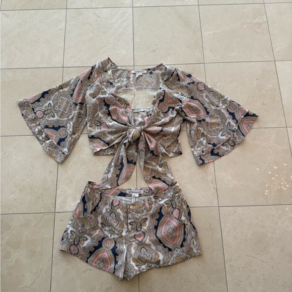 BGBGeneration Top and Shorts Set - Picture 2 of 12